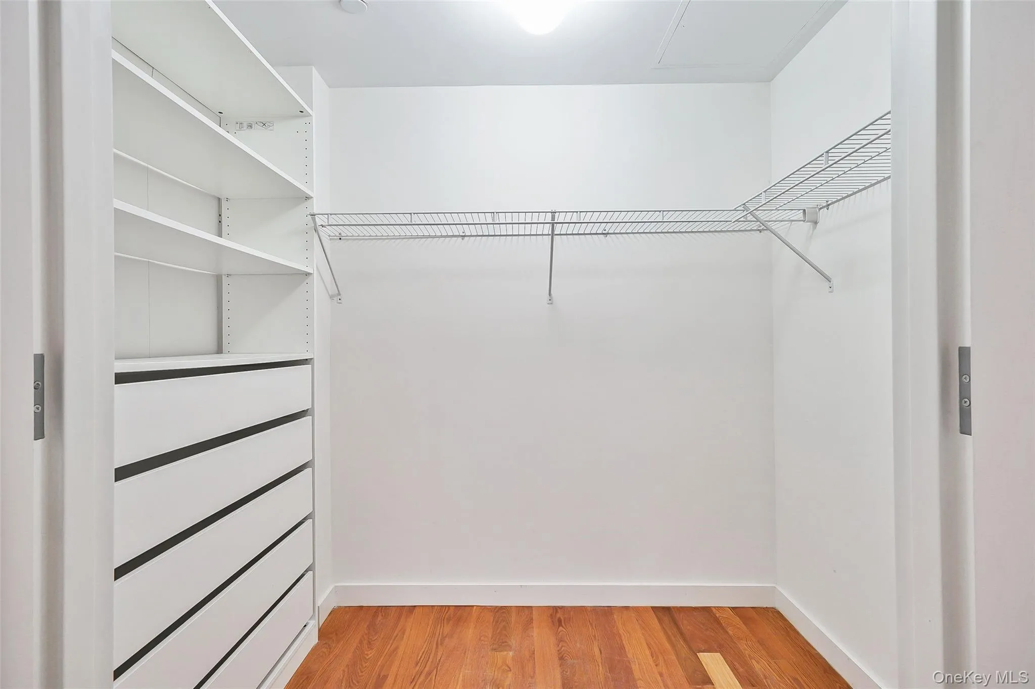 106-20 70th Avenue, New York, NY, 1 Bedroom Bedrooms, 3 Rooms Rooms,1 BathroomBathrooms,Residential Lease,For Rent,70th,0,1053134 106-20 70th Avenue, New York, NY, 1 Bedroom Bedrooms, 3 Rooms Rooms,1 BathroomBathrooms,Residential Lease,For Rent,70th,0,1053134