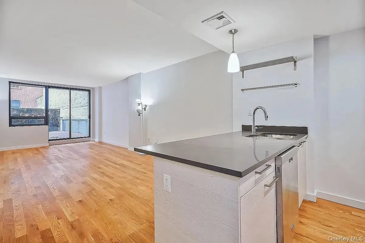 106-20 70th Avenue, New York, NY, 1 Bedroom Bedrooms, 3 Rooms Rooms,1 BathroomBathrooms,Residential Lease,For Rent,70th,0,1053134 106-20 70th Avenue, New York, NY, 1 Bedroom Bedrooms, 3 Rooms Rooms,1 BathroomBathrooms,Residential Lease,For Rent,70th,0,1053134