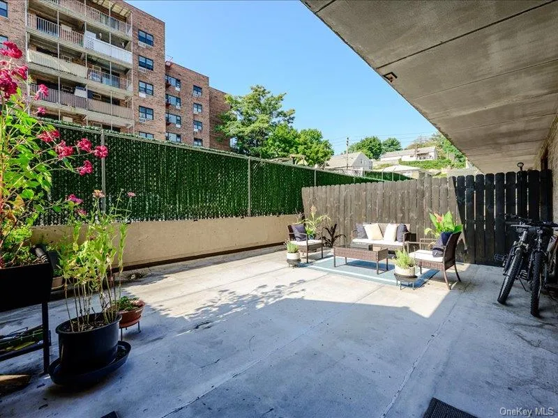 687 Bronx River Road, Yonkers, NY, 1 Bedroom Bedrooms, 3 Rooms Rooms,1 BathroomBathrooms,Residential,For Rent,Bronx River,0,1053139 687 Bronx River Road, Yonkers, NY, 1 Bedroom Bedrooms, 3 Rooms Rooms,1 BathroomBathrooms,Residential,For Rent,Bronx River,0,1053139