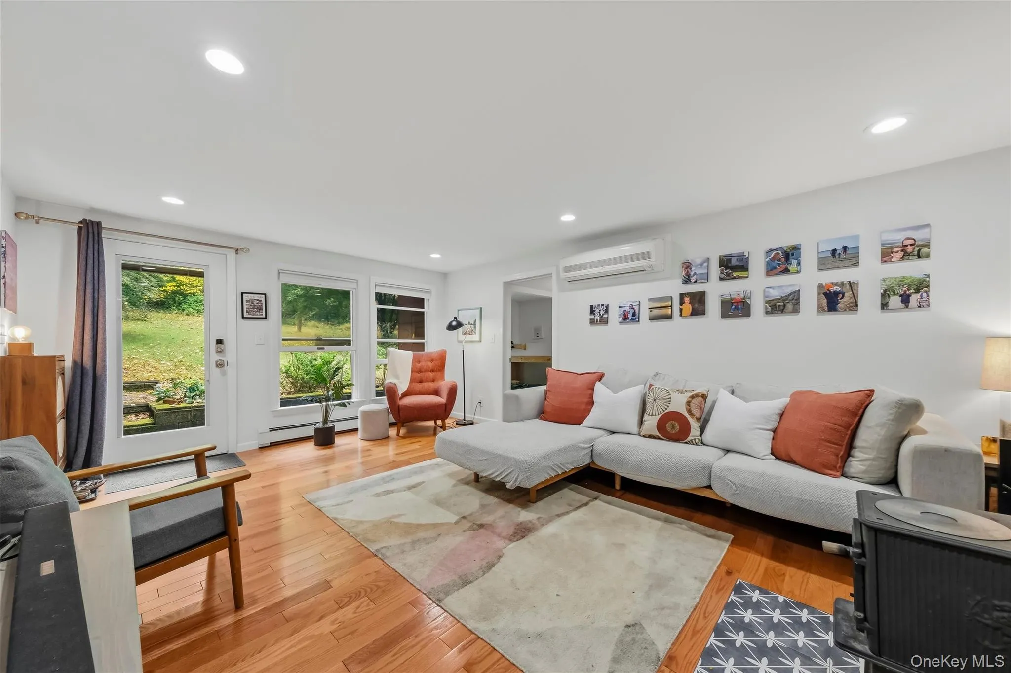 Light, airy, and inviting living room, with recessed lighting. Light, airy, and inviting living room, with recessed lighting.