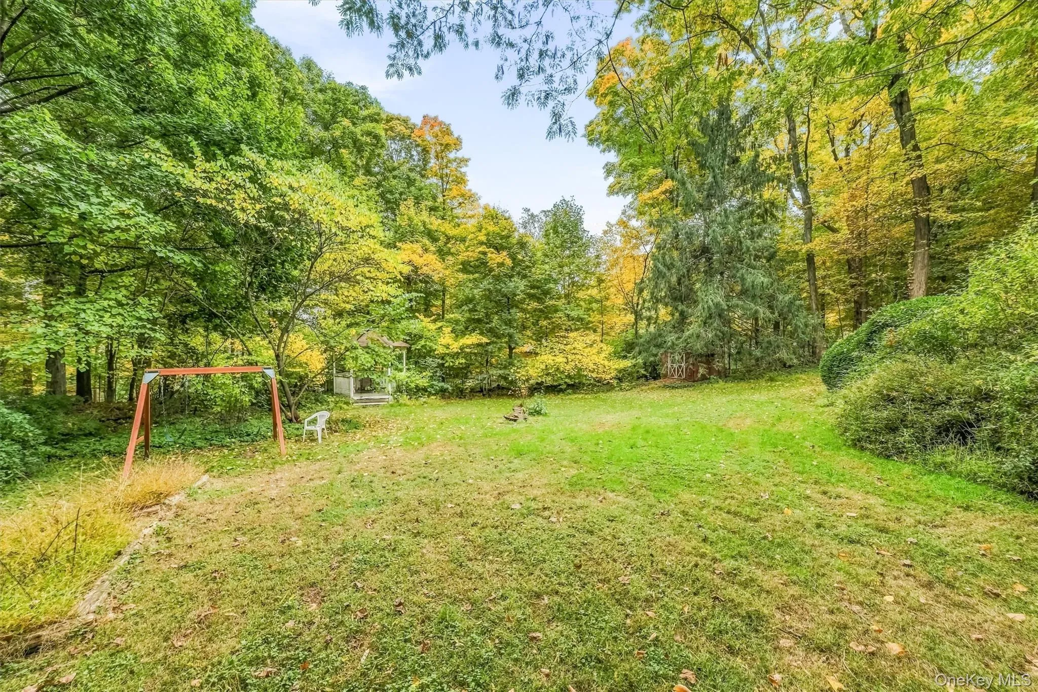 Rear yard is expansive. Rear yard is expansive.