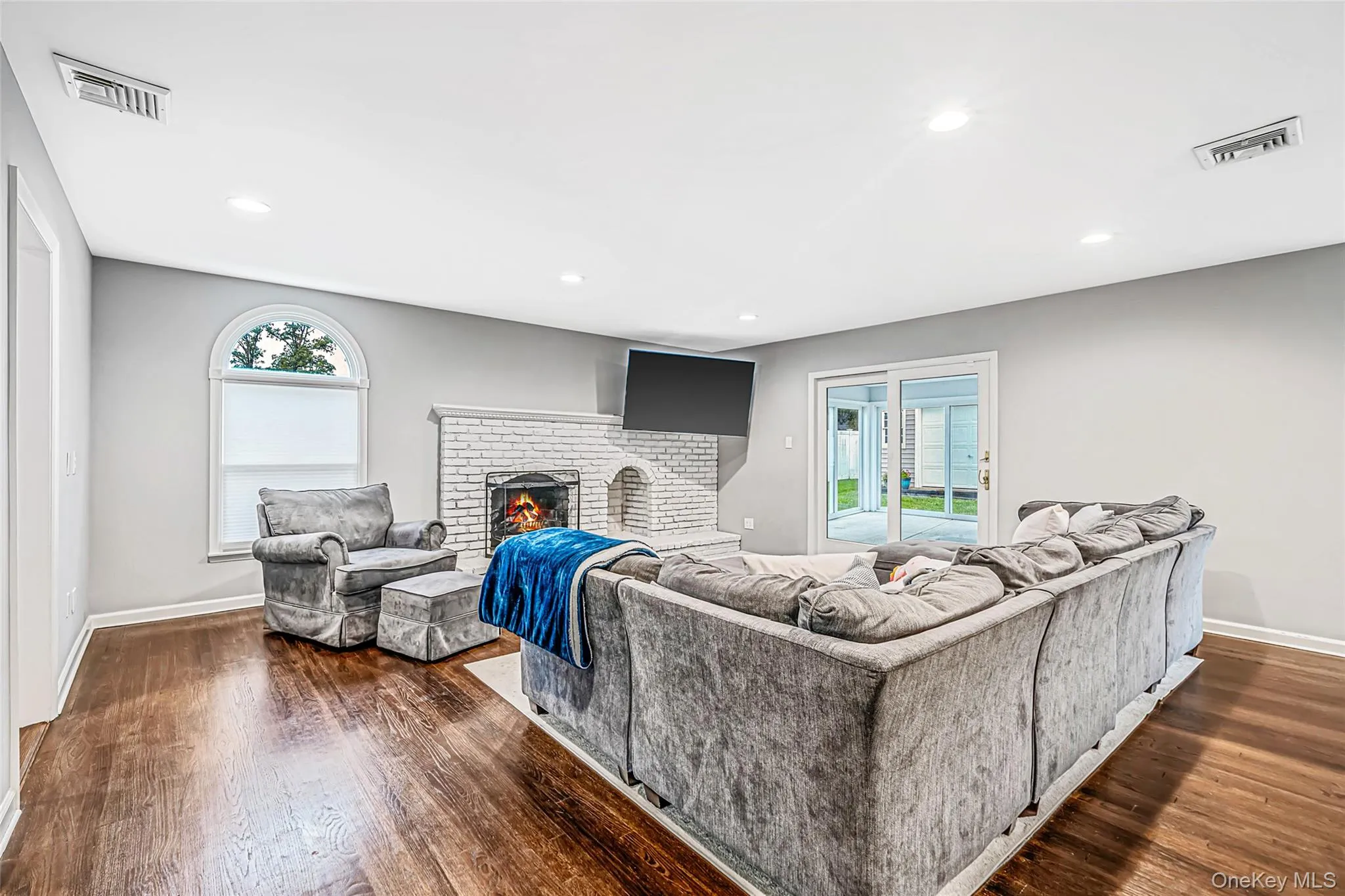 3 Stacy Court, Brookhaven, NY, 3 Bedrooms Bedrooms, 8 Rooms Rooms,2 BathroomsBathrooms,Residential,For Rent,Stacy,0,1053150 3 Stacy Court, Brookhaven, NY, 3 Bedrooms Bedrooms, 8 Rooms Rooms,2 BathroomsBathrooms,Residential,For Rent,Stacy,0,1053150