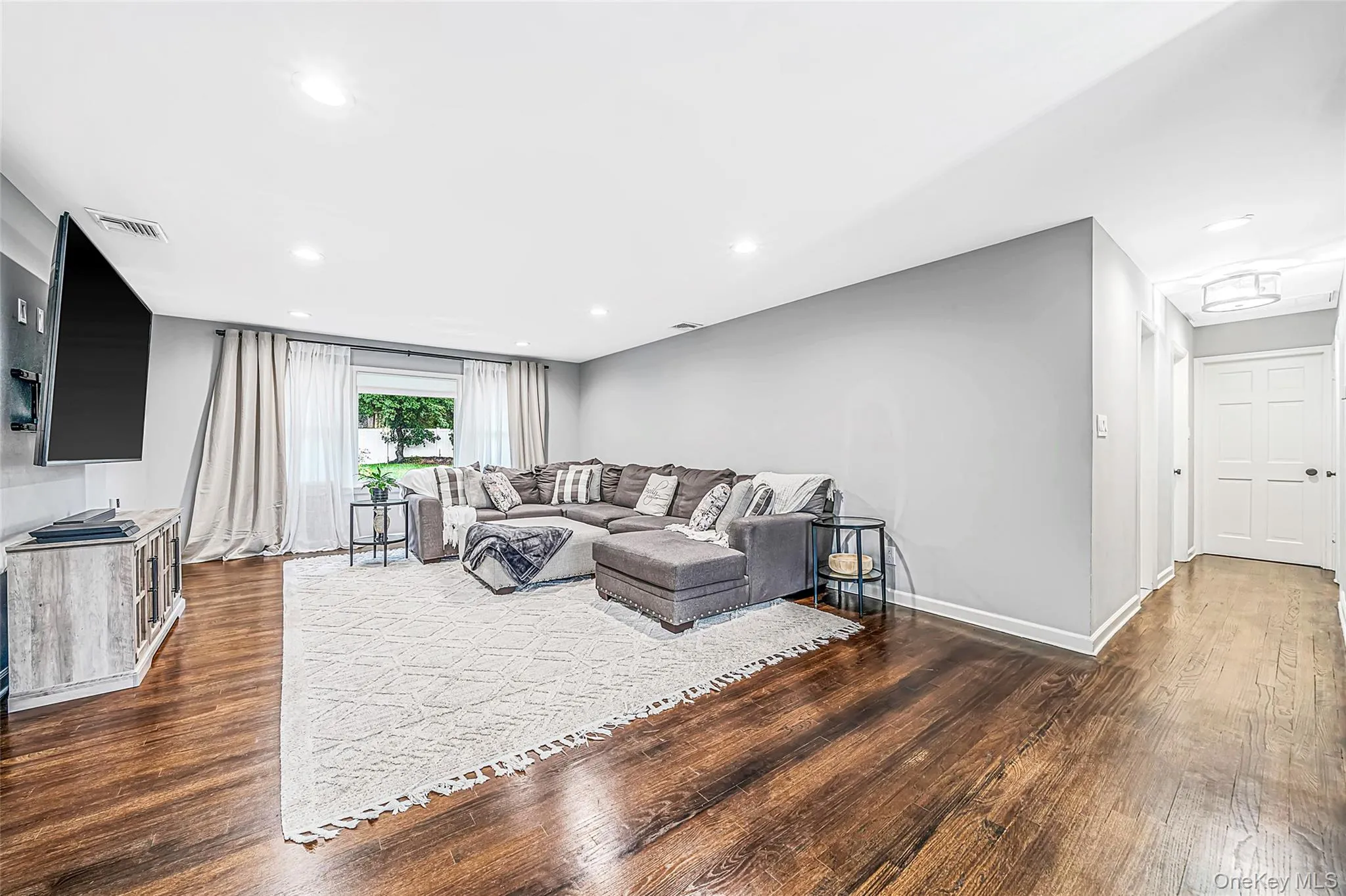 3 Stacy Court, Brookhaven, NY, 3 Bedrooms Bedrooms, 8 Rooms Rooms,2 BathroomsBathrooms,Residential,For Rent,Stacy,0,1053150 3 Stacy Court, Brookhaven, NY, 3 Bedrooms Bedrooms, 8 Rooms Rooms,2 BathroomsBathrooms,Residential,For Rent,Stacy,0,1053150