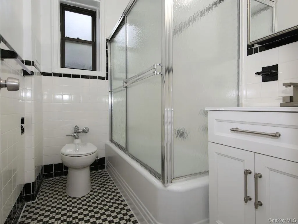 111A Larchmont Acres West, Mamaroneck, NY, 2 Bedroom Bedrooms, 4 Room Rooms,1 BathroomBathrooms,Residential Lease,For Rent,Larchmont Acres West,0,1053155 111A Larchmont Acres West, Mamaroneck, NY, 2 Bedroom Bedrooms, 4 Room Rooms,1 BathroomBathrooms,Residential Lease,For Rent,Larchmont Acres West,0,1053155