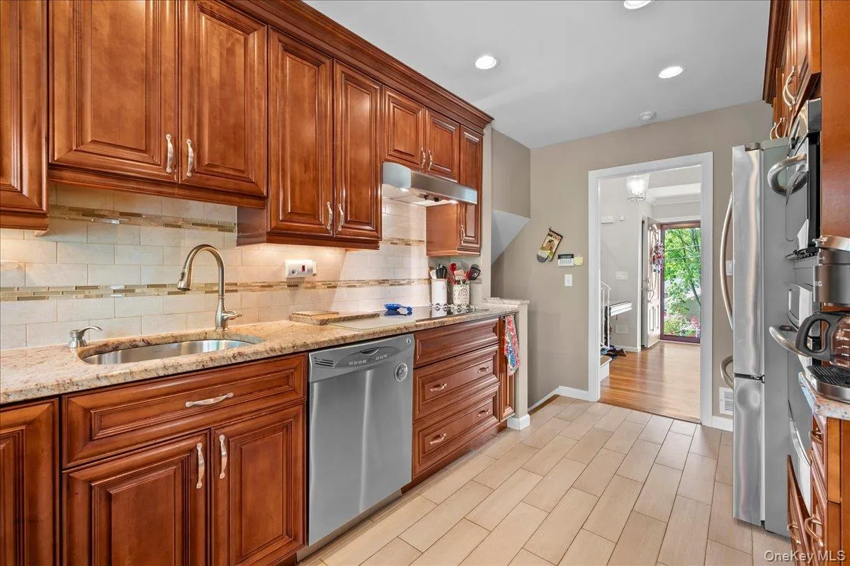 with stainless steel appliances and soft close drawers and cabinets with stainless steel appliances and soft close drawers and cabinets