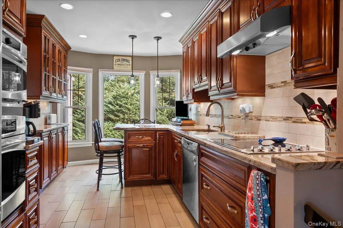 26 Rose Street, White Plains, NY, 3 Bedrooms Bedrooms, 8 Rooms Rooms,2 BathroomsBathrooms,Residential,For Rent,Rose,0,1053157 26 Rose Street, White Plains, NY, 3 Bedrooms Bedrooms, 8 Rooms Rooms,2 BathroomsBathrooms,Residential,For Rent,Rose,0,1053157