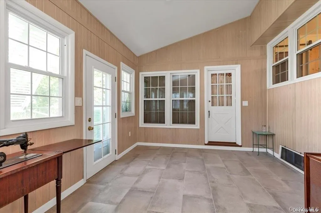 Additional Family Room Additional Family Room