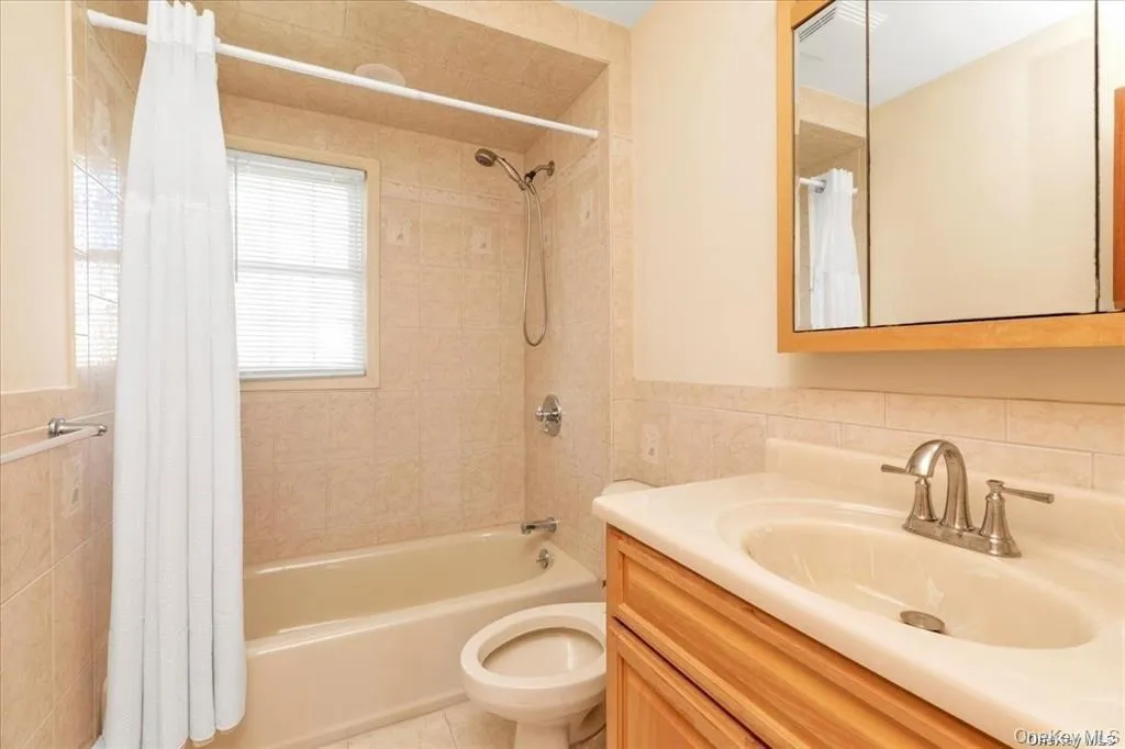 Full Bathroom # 1 Full Bathroom # 1