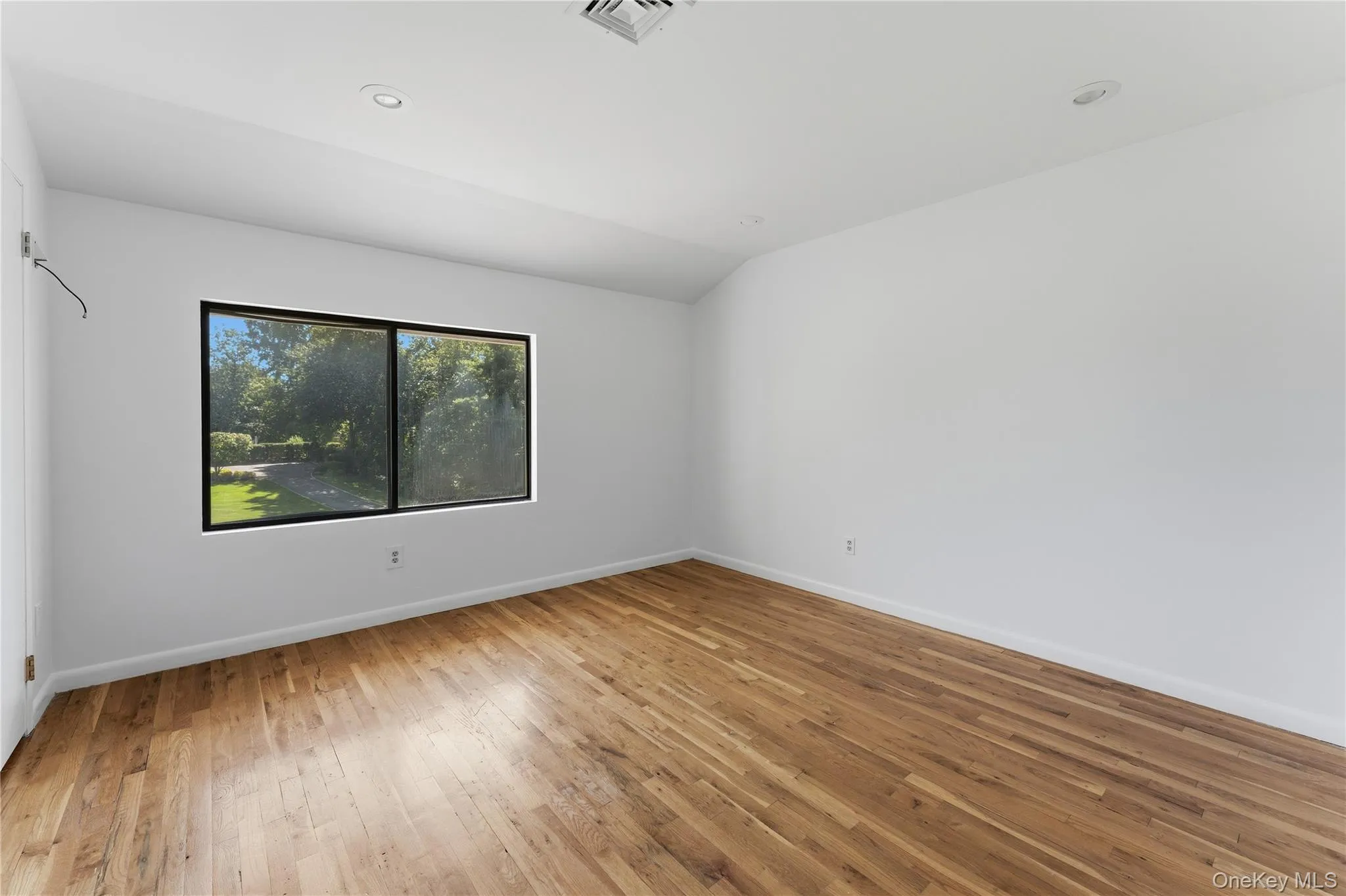 37 Pheasant Run Road, Mount Pleasant, NY, 4 Bedrooms Bedrooms, 9 Rooms Rooms,2 BathroomsBathrooms,Residential,For Rent,Pheasant Run,0,1053161 37 Pheasant Run Road, Mount Pleasant, NY, 4 Bedrooms Bedrooms, 9 Rooms Rooms,2 BathroomsBathrooms,Residential,For Rent,Pheasant Run,0,1053161