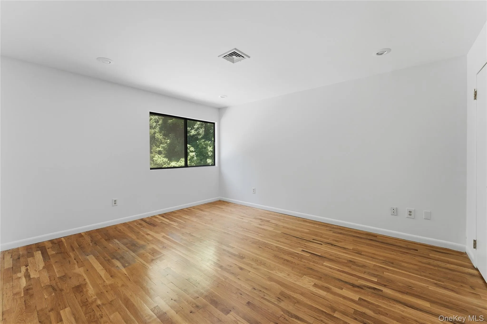 37 Pheasant Run Road, Mount Pleasant, NY, 4 Bedrooms Bedrooms, 9 Rooms Rooms,2 BathroomsBathrooms,Residential,For Rent,Pheasant Run,0,1053161 37 Pheasant Run Road, Mount Pleasant, NY, 4 Bedrooms Bedrooms, 9 Rooms Rooms,2 BathroomsBathrooms,Residential,For Rent,Pheasant Run,0,1053161
