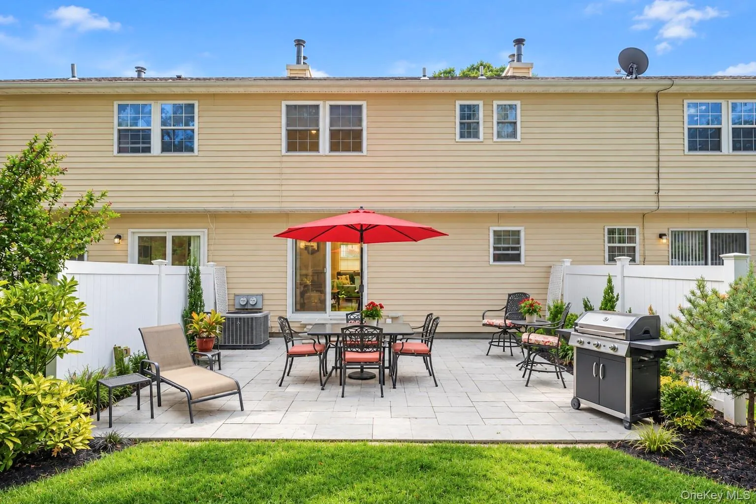 2 Adams Commons, Brookhaven, NY, 3 Bedrooms Bedrooms, 7 Rooms Rooms,2 BathroomsBathrooms,Residential,For Rent,Adams,0,1053162 2 Adams Commons, Brookhaven, NY, 3 Bedrooms Bedrooms, 7 Rooms Rooms,2 BathroomsBathrooms,Residential,For Rent,Adams,0,1053162