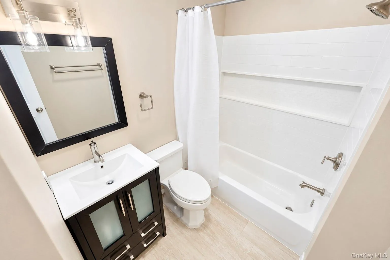 2 Adams Commons, Brookhaven, NY, 3 Bedrooms Bedrooms, 7 Rooms Rooms,2 BathroomsBathrooms,Residential,For Rent,Adams,0,1053162 2 Adams Commons, Brookhaven, NY, 3 Bedrooms Bedrooms, 7 Rooms Rooms,2 BathroomsBathrooms,Residential,For Rent,Adams,0,1053162