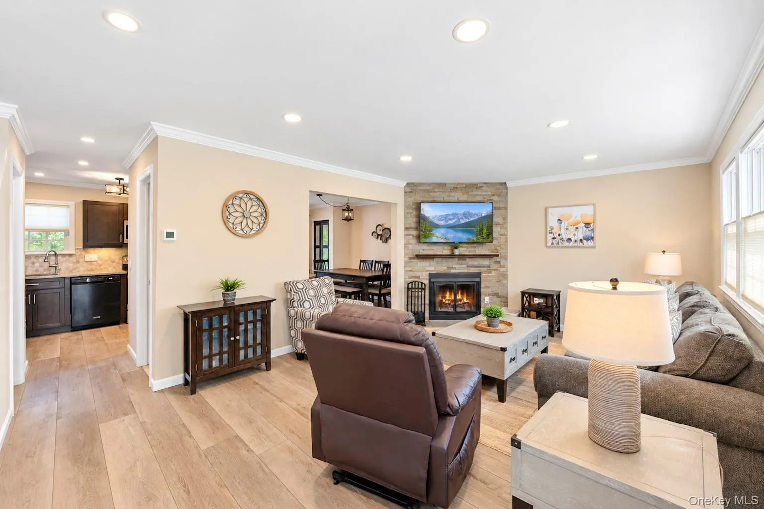 2 Adams Commons, Brookhaven, NY, 3 Bedrooms Bedrooms, 7 Rooms Rooms,2 BathroomsBathrooms,Residential,For Rent,Adams,0,1053162 2 Adams Commons, Brookhaven, NY, 3 Bedrooms Bedrooms, 7 Rooms Rooms,2 BathroomsBathrooms,Residential,For Rent,Adams,0,1053162