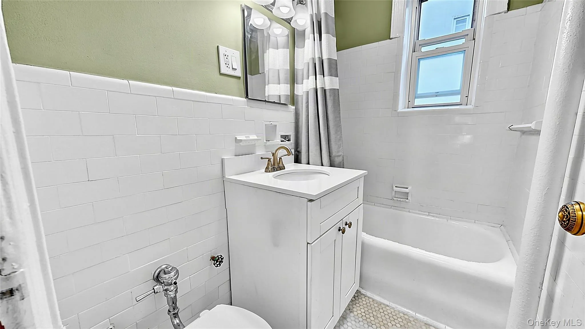 45-14 43rd Street, New York, NY, 2 Bedrooms Bedrooms, 4 Rooms Rooms,1 BathroomBathrooms,Residential,For Rent,43rd,0,1053163 45-14 43rd Street, New York, NY, 2 Bedrooms Bedrooms, 4 Rooms Rooms,1 BathroomBathrooms,Residential,For Rent,43rd,0,1053163