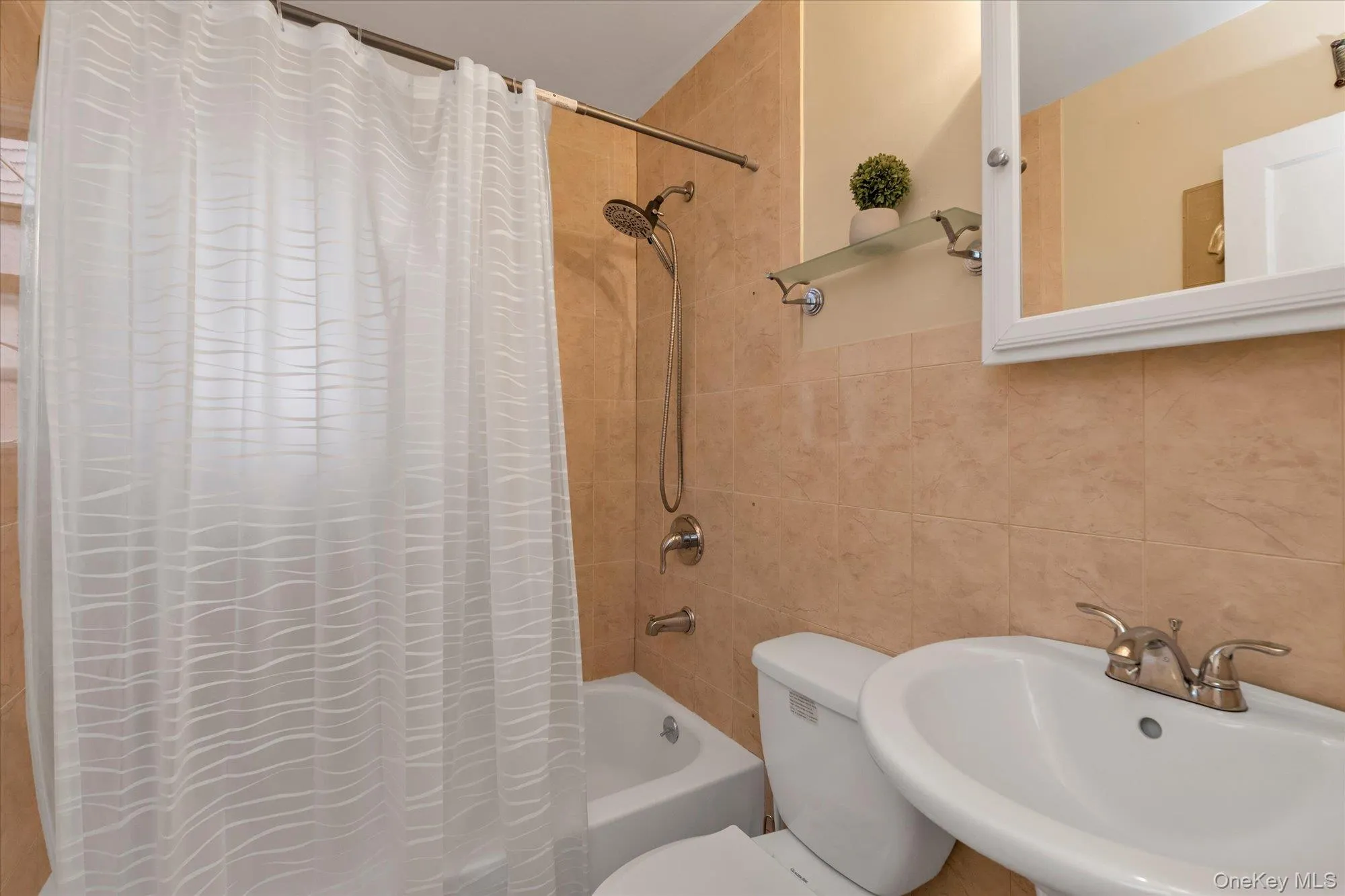 12 Kingston Street, Hempstead, NY, 3 Bedrooms Bedrooms, 6 Rooms Rooms,1 BathroomBathrooms,Residential,For Rent,Kingston,0,1053164 12 Kingston Street, Hempstead, NY, 3 Bedrooms Bedrooms, 6 Rooms Rooms,1 BathroomBathrooms,Residential,For Rent,Kingston,0,1053164