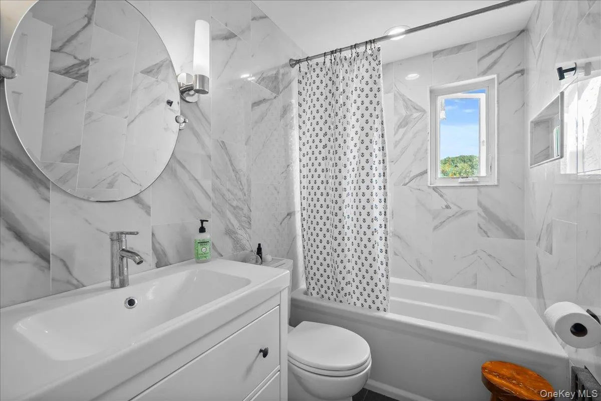 42 2nd Avenue, Orangetown, NY, 3 Bedrooms Bedrooms, 7 Rooms Rooms,1 BathroomBathrooms,Residential,For Rent,2nd,0,1053167 42 2nd Avenue, Orangetown, NY, 3 Bedrooms Bedrooms, 7 Rooms Rooms,1 BathroomBathrooms,Residential,For Rent,2nd,0,1053167