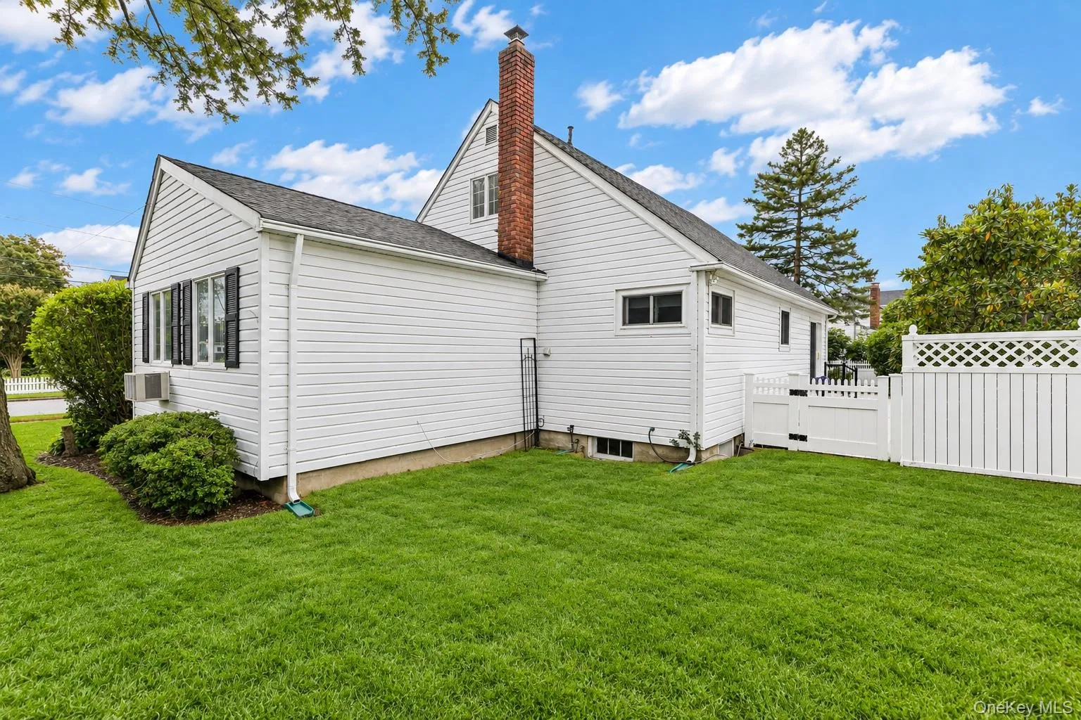 99 Harmony Drive, Oyster Bay, NY, 3 Bedrooms Bedrooms, 7 Rooms Rooms,2 BathroomsBathrooms,Residential,For Rent,Harmony,0,1053169 99 Harmony Drive, Oyster Bay, NY, 3 Bedrooms Bedrooms, 7 Rooms Rooms,2 BathroomsBathrooms,Residential,For Rent,Harmony,0,1053169