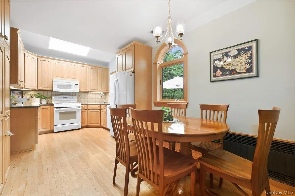 119 Somerset Avenue, Hempstead, NY, 4 Bedrooms Bedrooms, 8 Rooms Rooms,2 BathroomsBathrooms,Residential,For Rent,Somerset,0,1053170 119 Somerset Avenue, Hempstead, NY, 4 Bedrooms Bedrooms, 8 Rooms Rooms,2 BathroomsBathrooms,Residential,For Rent,Somerset,0,1053170