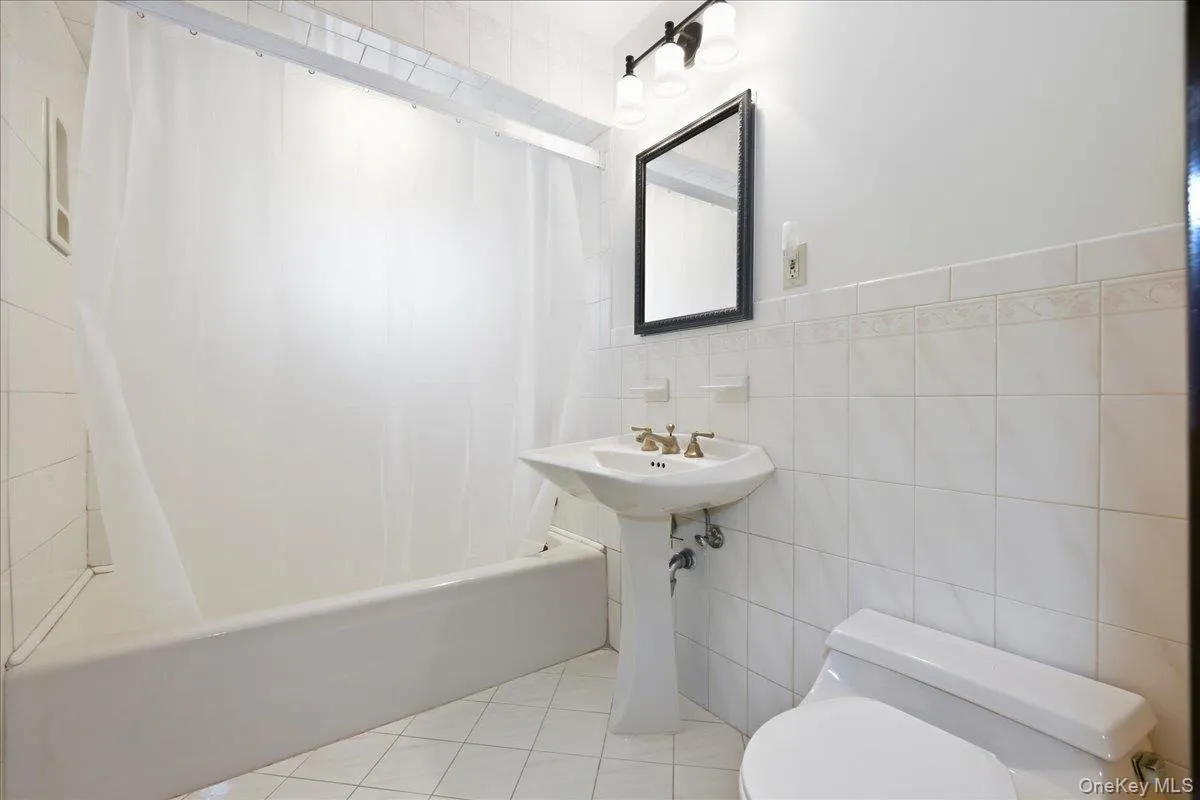 119 Somerset Avenue, Hempstead, NY, 4 Bedrooms Bedrooms, 8 Rooms Rooms,2 BathroomsBathrooms,Residential,For Rent,Somerset,0,1053170 119 Somerset Avenue, Hempstead, NY, 4 Bedrooms Bedrooms, 8 Rooms Rooms,2 BathroomsBathrooms,Residential,For Rent,Somerset,0,1053170