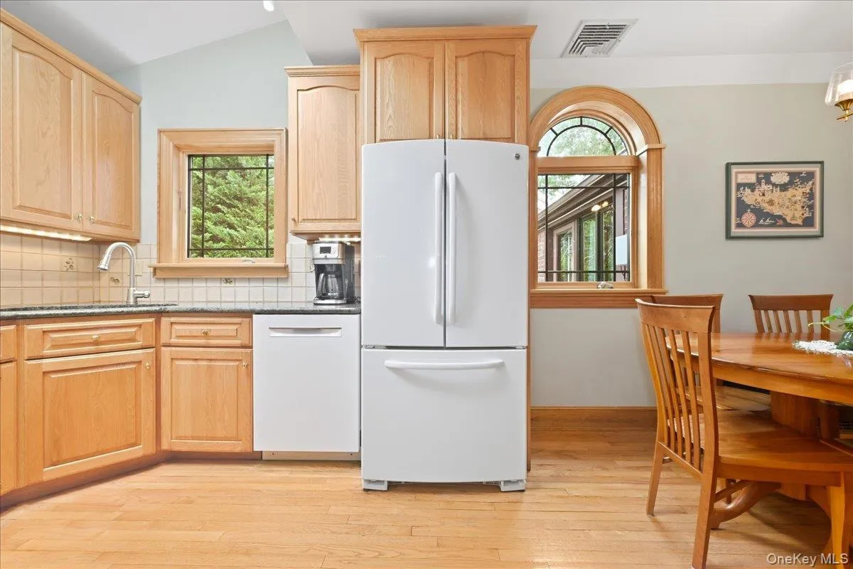 119 Somerset Avenue, Hempstead, NY, 4 Bedrooms Bedrooms, 8 Rooms Rooms,2 BathroomsBathrooms,Residential,For Rent,Somerset,0,1053170 119 Somerset Avenue, Hempstead, NY, 4 Bedrooms Bedrooms, 8 Rooms Rooms,2 BathroomsBathrooms,Residential,For Rent,Somerset,0,1053170