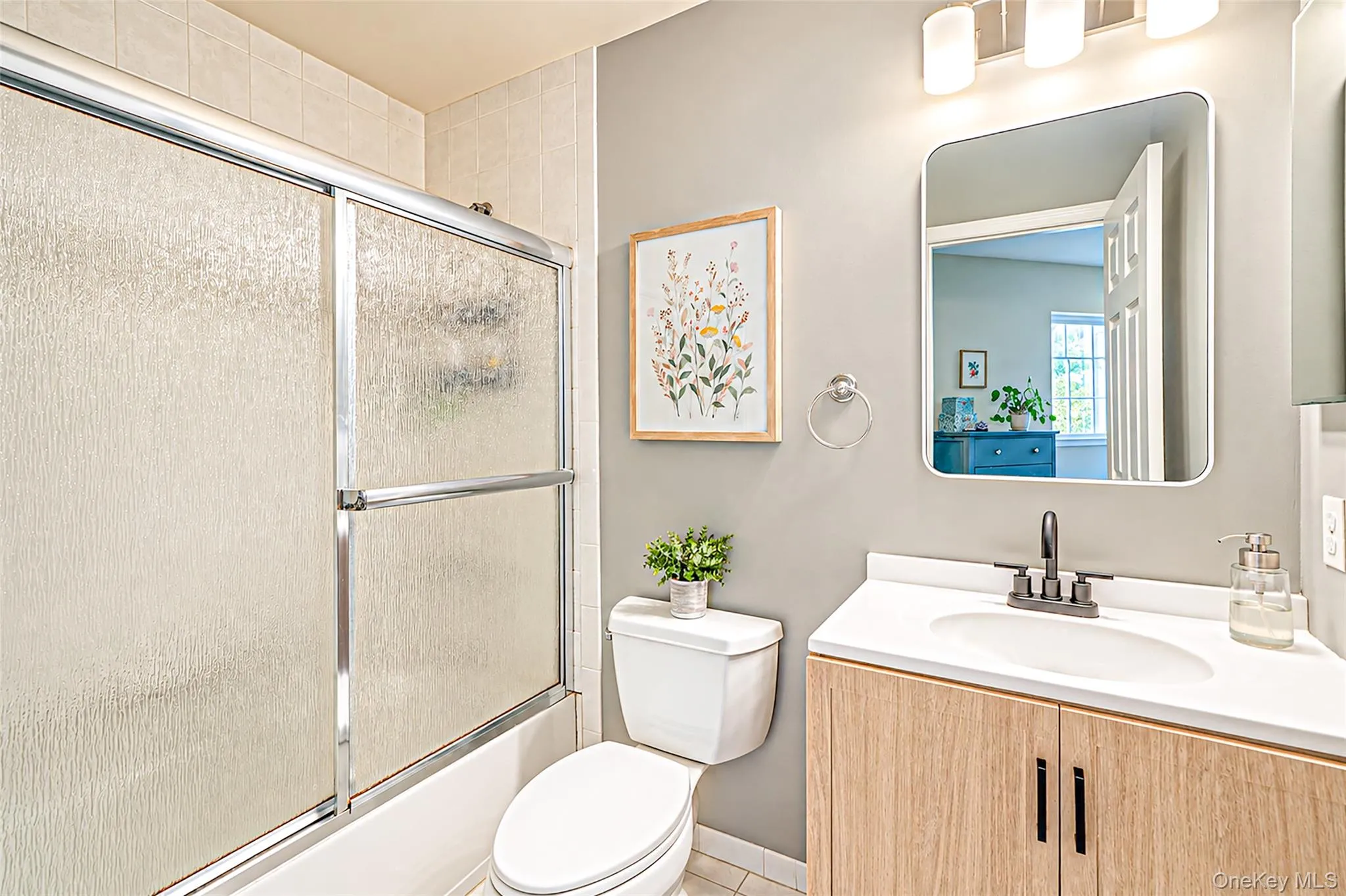 Full bathroom Full bathroom