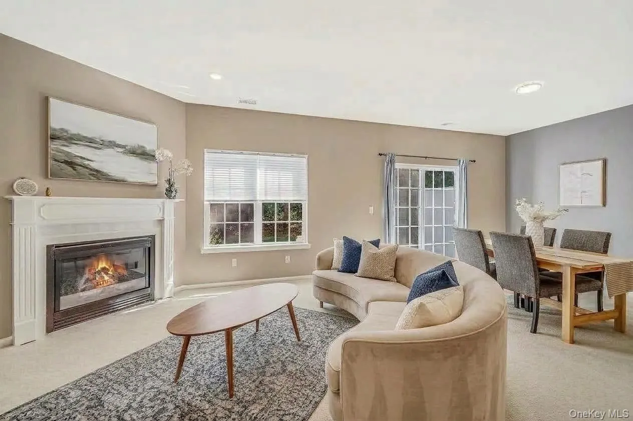 Living room virtually staged Living room virtually staged