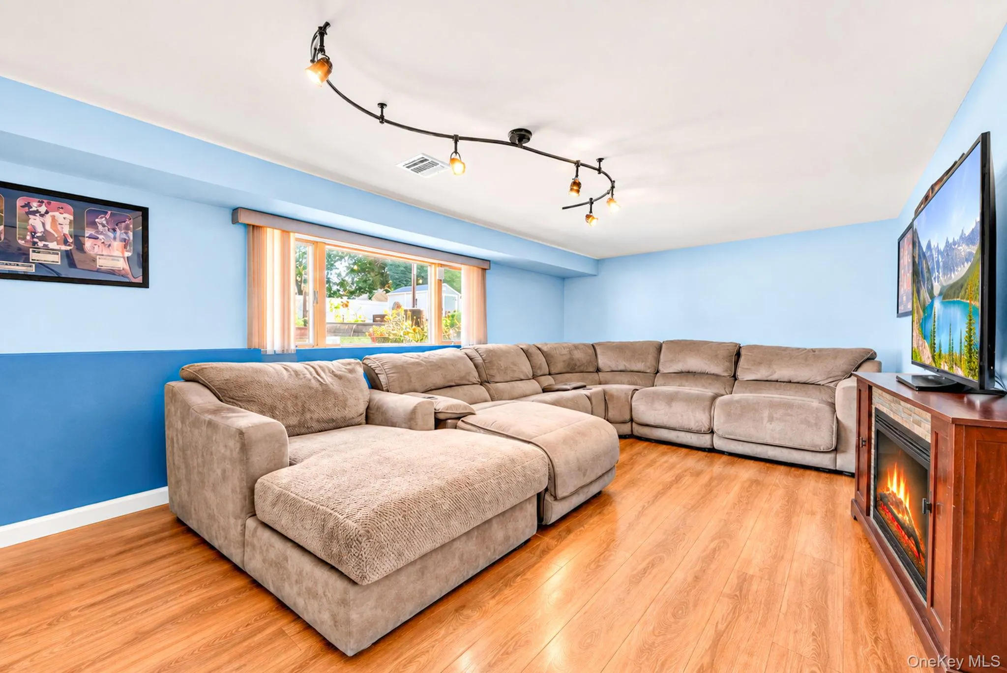 833 Fulton Avenue, Babylon, NY, 3 Bedrooms Bedrooms, 6 Rooms Rooms,1 BathroomBathrooms,Residential,For Rent,Fulton,0,1053176 833 Fulton Avenue, Babylon, NY, 3 Bedrooms Bedrooms, 6 Rooms Rooms,1 BathroomBathrooms,Residential,For Rent,Fulton,0,1053176