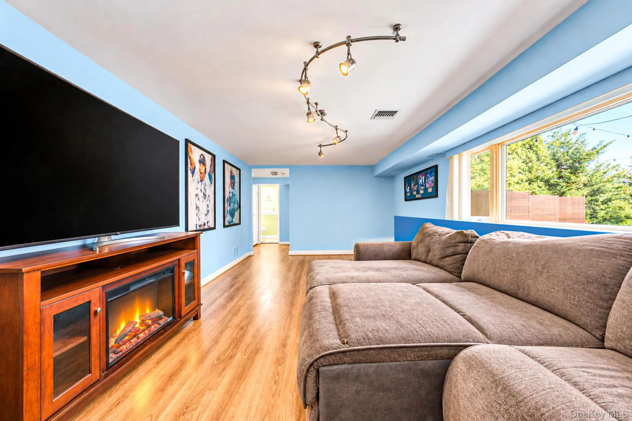 833 Fulton Avenue, Babylon, NY, 3 Bedrooms Bedrooms, 6 Rooms Rooms,1 BathroomBathrooms,Residential,For Rent,Fulton,0,1053176 833 Fulton Avenue, Babylon, NY, 3 Bedrooms Bedrooms, 6 Rooms Rooms,1 BathroomBathrooms,Residential,For Rent,Fulton,0,1053176