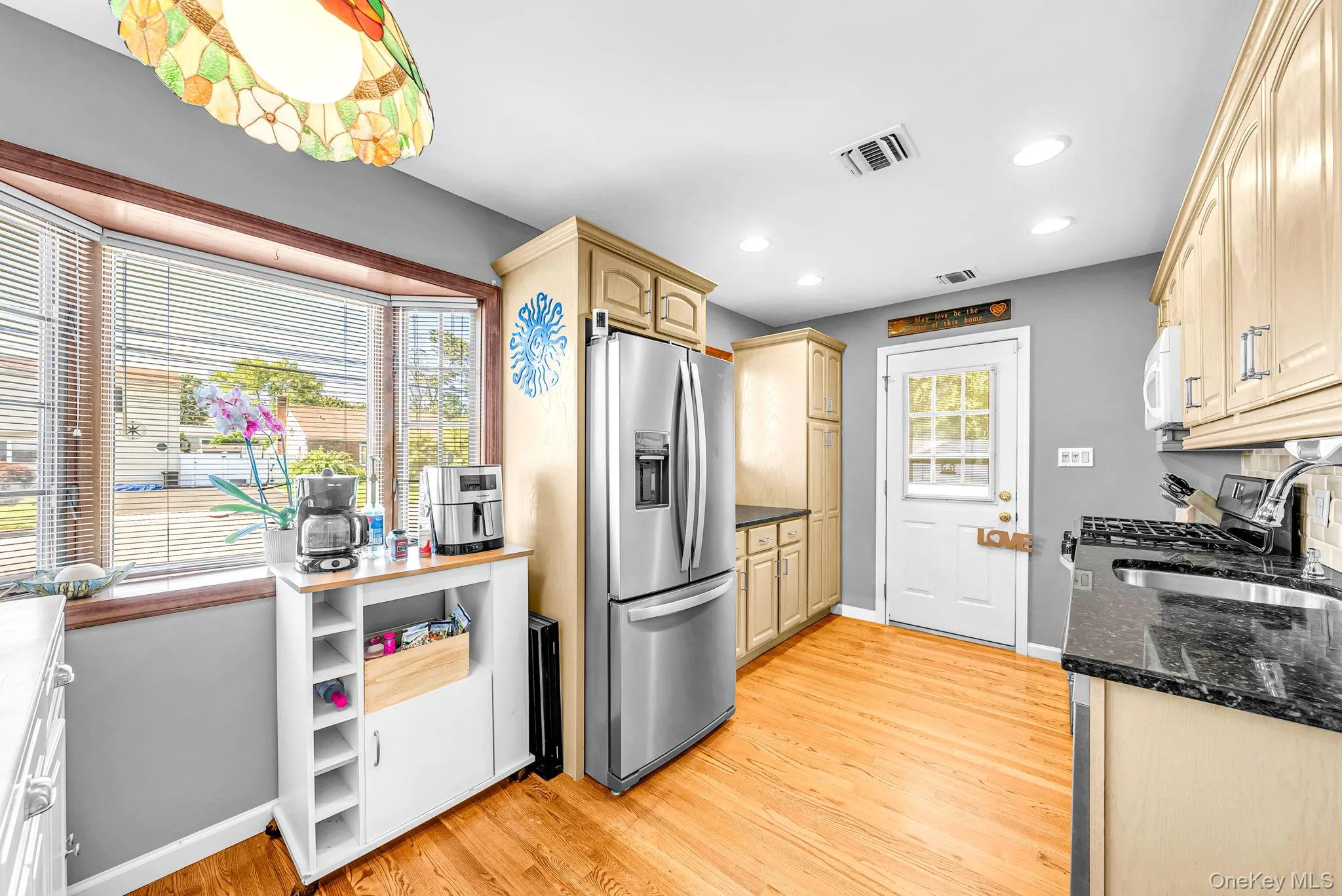 833 Fulton Avenue, Babylon, NY, 3 Bedrooms Bedrooms, 6 Rooms Rooms,1 BathroomBathrooms,Residential,For Rent,Fulton,0,1053176 833 Fulton Avenue, Babylon, NY, 3 Bedrooms Bedrooms, 6 Rooms Rooms,1 BathroomBathrooms,Residential,For Rent,Fulton,0,1053176