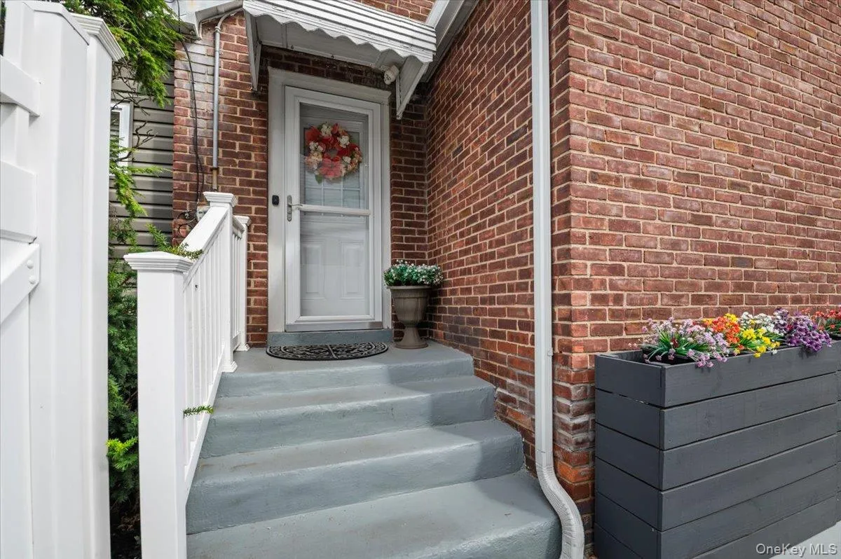 11 Belt Street, Hempstead, NY, 2 Bedrooms Bedrooms, 6 Rooms Rooms,1 BathroomBathrooms,Residential,For Rent,Belt,0,1053179 11 Belt Street, Hempstead, NY, 2 Bedrooms Bedrooms, 6 Rooms Rooms,1 BathroomBathrooms,Residential,For Rent,Belt,0,1053179