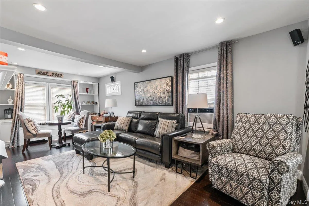 11 Belt Street, Hempstead, NY, 2 Bedrooms Bedrooms, 6 Rooms Rooms,1 BathroomBathrooms,Residential,For Rent,Belt,0,1053179 11 Belt Street, Hempstead, NY, 2 Bedrooms Bedrooms, 6 Rooms Rooms,1 BathroomBathrooms,Residential,For Rent,Belt,0,1053179