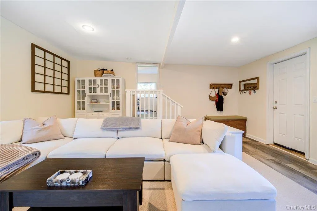 51 Weeks Avenue, Cornwall, NY, 1 Bedroom Bedrooms, 5 Rooms Rooms,1 BathroomBathrooms,Residential,For Rent,Weeks,0,1053185 51 Weeks Avenue, Cornwall, NY, 1 Bedroom Bedrooms, 5 Rooms Rooms,1 BathroomBathrooms,Residential,For Rent,Weeks,0,1053185