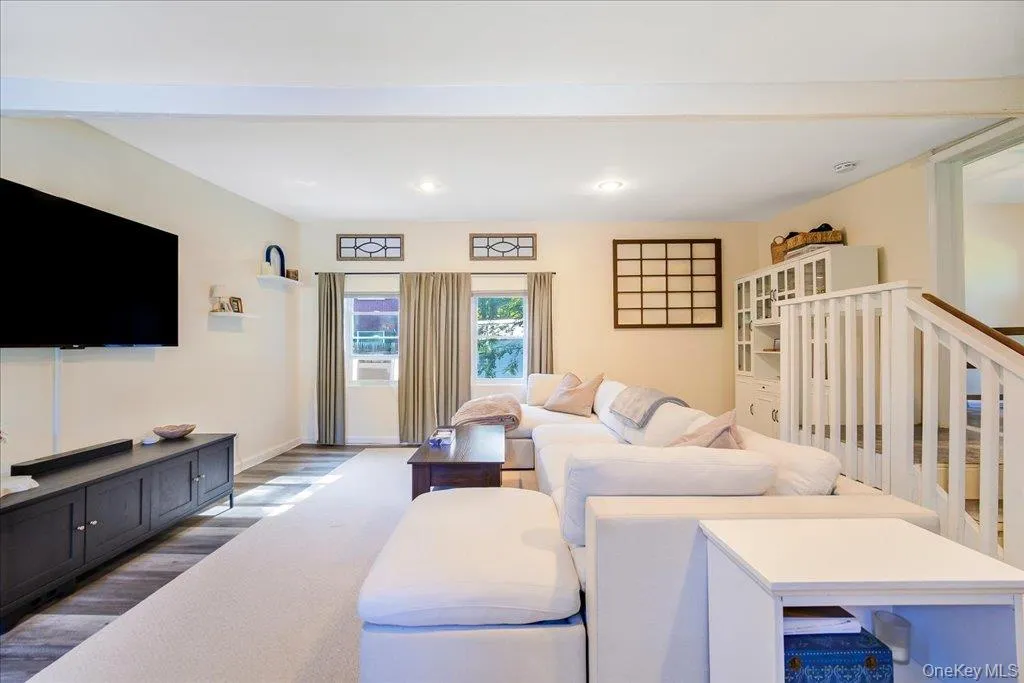 51 Weeks Avenue, Cornwall, NY, 1 Bedroom Bedrooms, 5 Rooms Rooms,1 BathroomBathrooms,Residential,For Rent,Weeks,0,1053185 51 Weeks Avenue, Cornwall, NY, 1 Bedroom Bedrooms, 5 Rooms Rooms,1 BathroomBathrooms,Residential,For Rent,Weeks,0,1053185