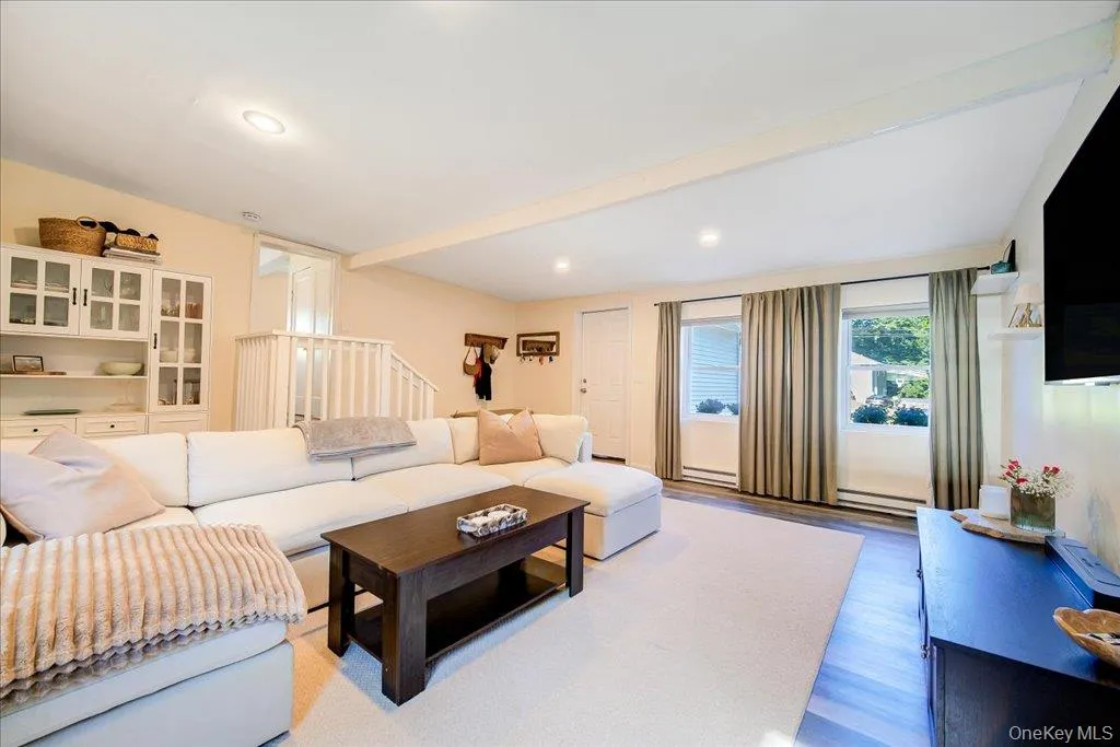 51 Weeks Avenue, Cornwall, NY, 1 Bedroom Bedrooms, 5 Rooms Rooms,1 BathroomBathrooms,Residential,For Rent,Weeks,0,1053185 51 Weeks Avenue, Cornwall, NY, 1 Bedroom Bedrooms, 5 Rooms Rooms,1 BathroomBathrooms,Residential,For Rent,Weeks,0,1053185
