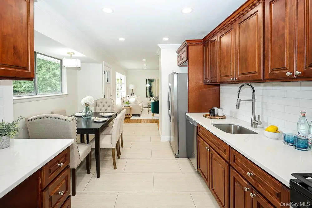 21 Dewey Road, Smithtown, NY, 3 Bedrooms Bedrooms, 5 Rooms Rooms,1 BathroomBathrooms,Residential,For Rent,Dewey,0,1053188 21 Dewey Road, Smithtown, NY, 3 Bedrooms Bedrooms, 5 Rooms Rooms,1 BathroomBathrooms,Residential,For Rent,Dewey,0,1053188