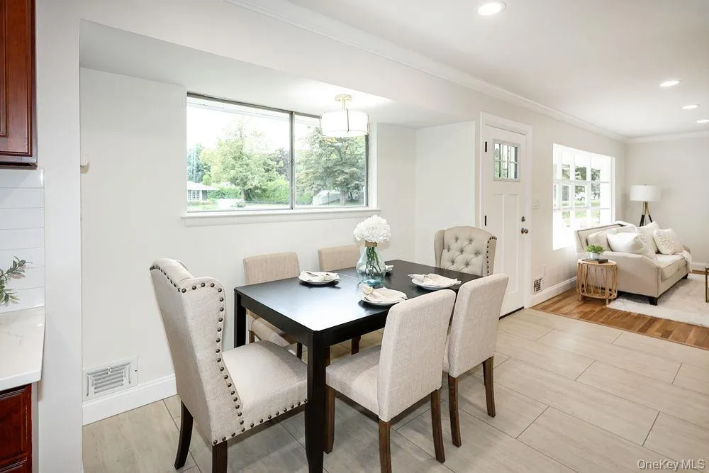 21 Dewey Road, Smithtown, NY, 3 Bedrooms Bedrooms, 5 Rooms Rooms,1 BathroomBathrooms,Residential,For Rent,Dewey,0,1053188 21 Dewey Road, Smithtown, NY, 3 Bedrooms Bedrooms, 5 Rooms Rooms,1 BathroomBathrooms,Residential,For Rent,Dewey,0,1053188