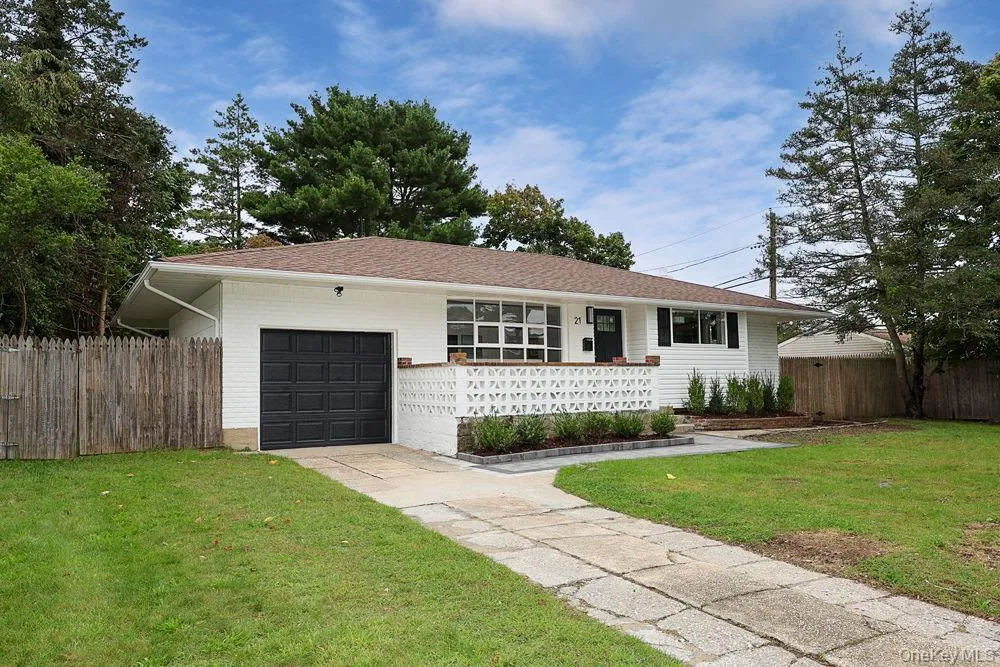 21 Dewey Road, Smithtown, NY, 3 Bedrooms Bedrooms, 5 Rooms Rooms,1 BathroomBathrooms,Residential,For Rent,Dewey,0,1053188 21 Dewey Road, Smithtown, NY, 3 Bedrooms Bedrooms, 5 Rooms Rooms,1 BathroomBathrooms,Residential,For Rent,Dewey,0,1053188