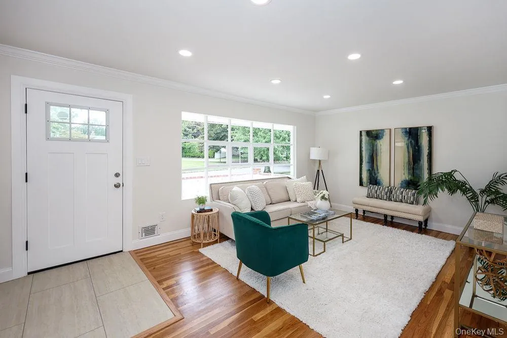 21 Dewey Road, Smithtown, NY, 3 Bedrooms Bedrooms, 5 Rooms Rooms,1 BathroomBathrooms,Residential,For Rent,Dewey,0,1053188 21 Dewey Road, Smithtown, NY, 3 Bedrooms Bedrooms, 5 Rooms Rooms,1 BathroomBathrooms,Residential,For Rent,Dewey,0,1053188
