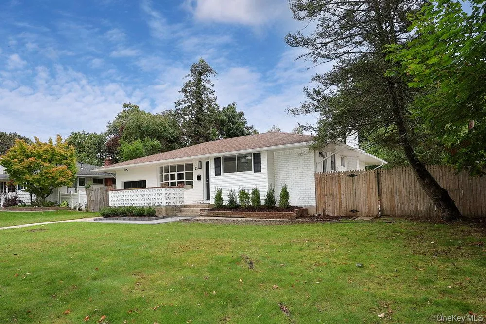 21 Dewey Road, Smithtown, NY, 3 Bedrooms Bedrooms, 5 Rooms Rooms,1 BathroomBathrooms,Residential,For Rent,Dewey,0,1053188 21 Dewey Road, Smithtown, NY, 3 Bedrooms Bedrooms, 5 Rooms Rooms,1 BathroomBathrooms,Residential,For Rent,Dewey,0,1053188