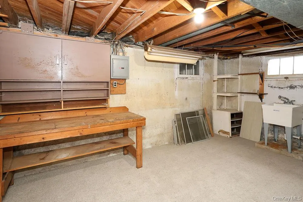 21 Dewey Road, Smithtown, NY, 3 Bedrooms Bedrooms, 5 Rooms Rooms,1 BathroomBathrooms,Residential,For Rent,Dewey,0,1053188 21 Dewey Road, Smithtown, NY, 3 Bedrooms Bedrooms, 5 Rooms Rooms,1 BathroomBathrooms,Residential,For Rent,Dewey,0,1053188