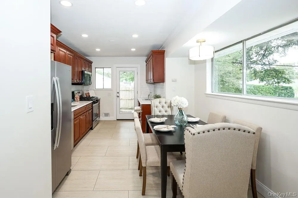 21 Dewey Road, Smithtown, NY, 3 Bedrooms Bedrooms, 5 Rooms Rooms,1 BathroomBathrooms,Residential,For Rent,Dewey,0,1053188 21 Dewey Road, Smithtown, NY, 3 Bedrooms Bedrooms, 5 Rooms Rooms,1 BathroomBathrooms,Residential,For Rent,Dewey,0,1053188