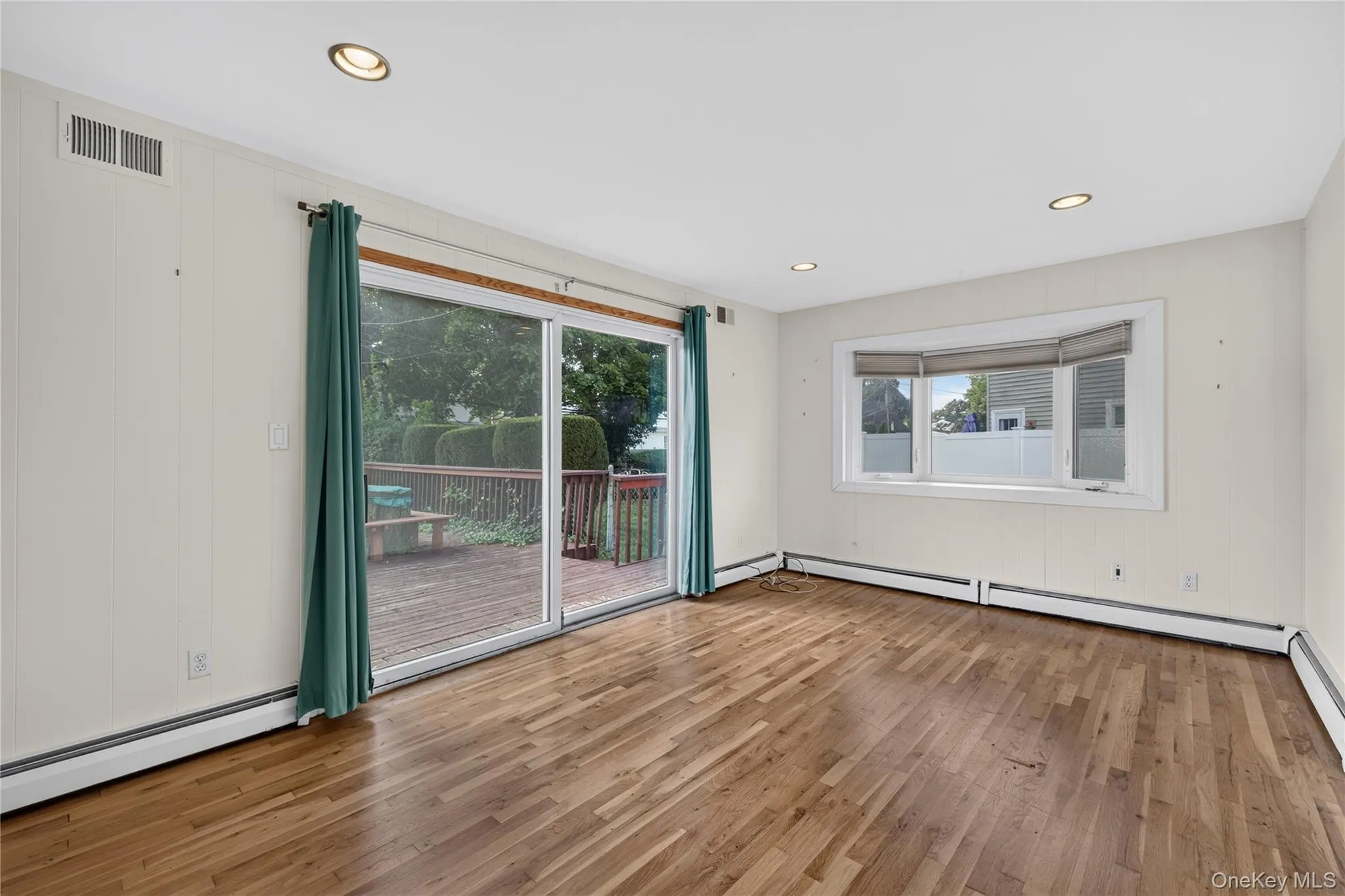 15 Country Court, Oyster Bay, NY, 5 Bedrooms Bedrooms, 9 Rooms Rooms,2 BathroomsBathrooms,Residential,For Rent,Country,0,1053197 15 Country Court, Oyster Bay, NY, 5 Bedrooms Bedrooms, 9 Rooms Rooms,2 BathroomsBathrooms,Residential,For Rent,Country,0,1053197