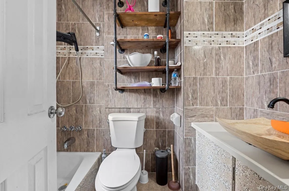 5803 Calloway street, New York, NY, 2 Bedrooms Bedrooms, 6 Rooms Rooms,2 BathroomsBathrooms,Residential,For Rent,Calloway street,0,1053199 5803 Calloway street, New York, NY, 2 Bedrooms Bedrooms, 6 Rooms Rooms,2 BathroomsBathrooms,Residential,For Rent,Calloway street,0,1053199