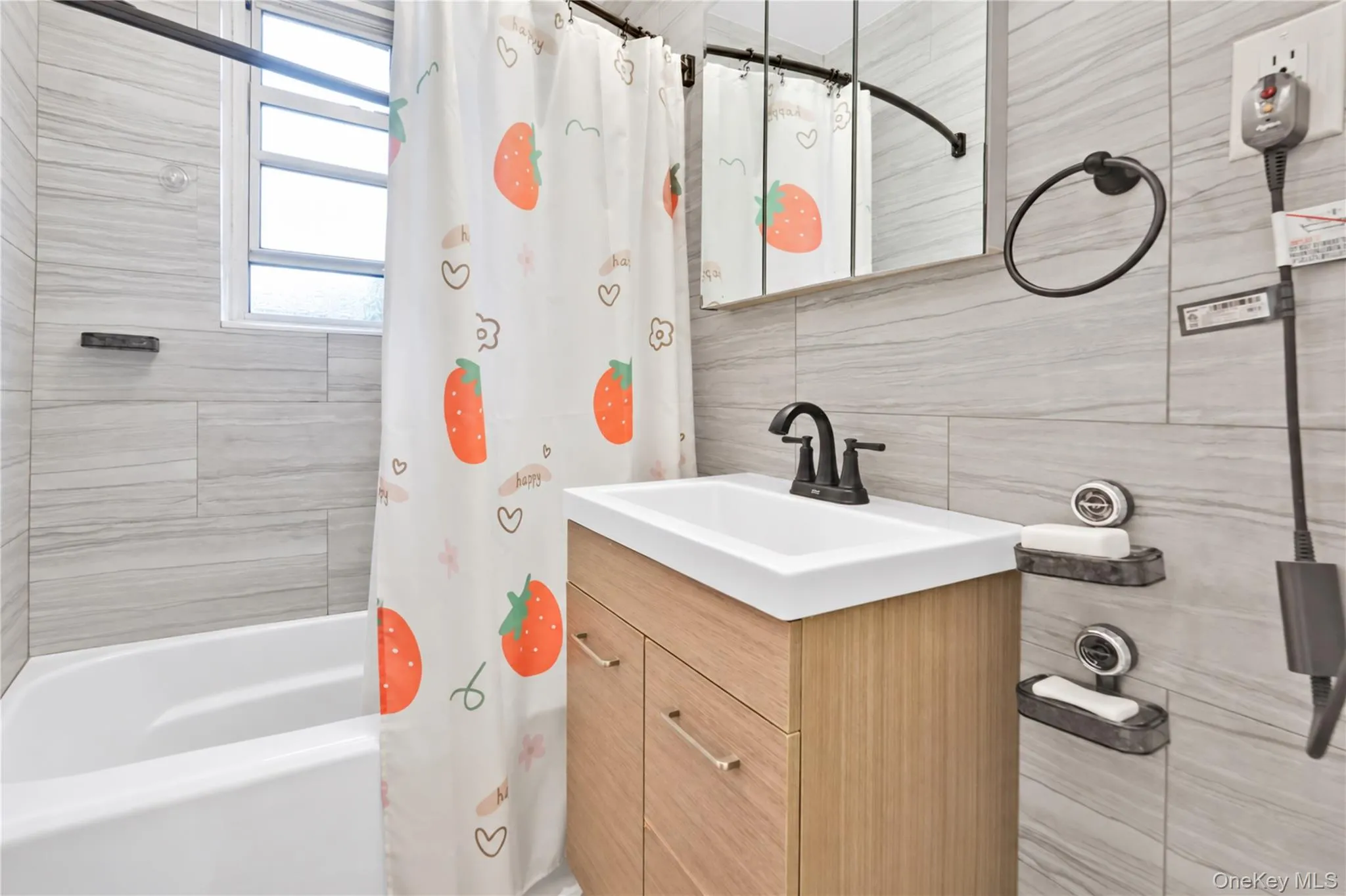 26-25 Union Street, New York, NY, 2 Bedrooms Bedrooms, 5 Rooms Rooms,1 BathroomBathrooms,Residential,For Rent,Union,0,1053201 26-25 Union Street, New York, NY, 2 Bedrooms Bedrooms, 5 Rooms Rooms,1 BathroomBathrooms,Residential,For Rent,Union,0,1053201