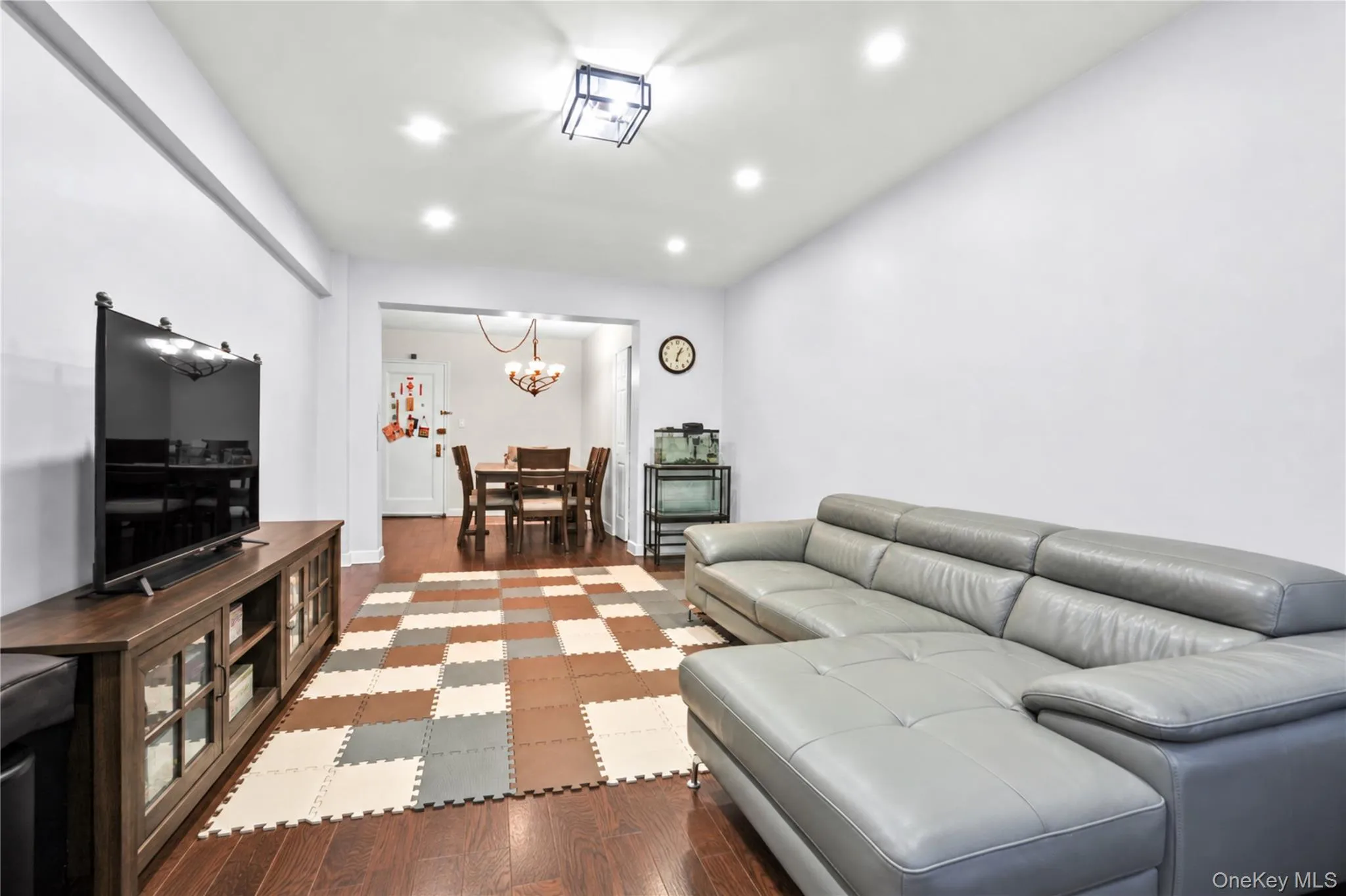 26-25 Union Street, New York, NY, 2 Bedrooms Bedrooms, 5 Rooms Rooms,1 BathroomBathrooms,Residential,For Rent,Union,0,1053201 26-25 Union Street, New York, NY, 2 Bedrooms Bedrooms, 5 Rooms Rooms,1 BathroomBathrooms,Residential,For Rent,Union,0,1053201