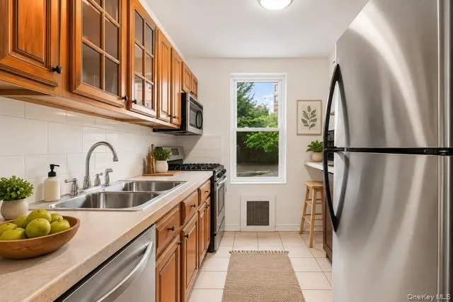 7510 Yellowstone Boulevard, New York, NY, 1 Bedroom Bedrooms, 6 Rooms Rooms,1 BathroomBathrooms,Residential,For Rent,Yellowstone,0,1053204 7510 Yellowstone Boulevard, New York, NY, 1 Bedroom Bedrooms, 6 Rooms Rooms,1 BathroomBathrooms,Residential,For Rent,Yellowstone,0,1053204