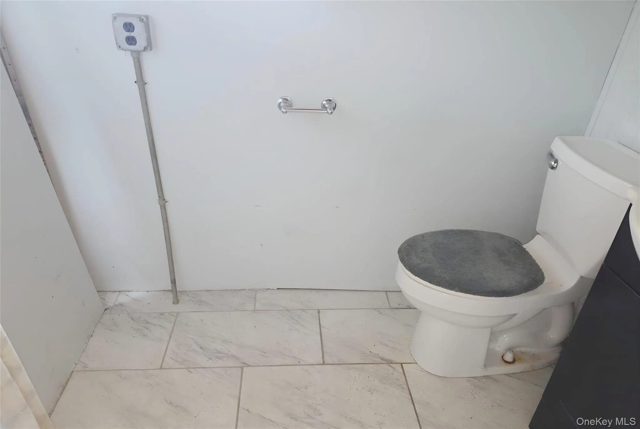 54 Oak Beach Road, Babylon, NY, 3 Bedrooms Bedrooms, 6 Rooms Rooms,1 BathroomBathrooms,Residential,For Rent,Oak Beach,0,1053217 54 Oak Beach Road, Babylon, NY, 3 Bedrooms Bedrooms, 6 Rooms Rooms,1 BathroomBathrooms,Residential,For Rent,Oak Beach,0,1053217