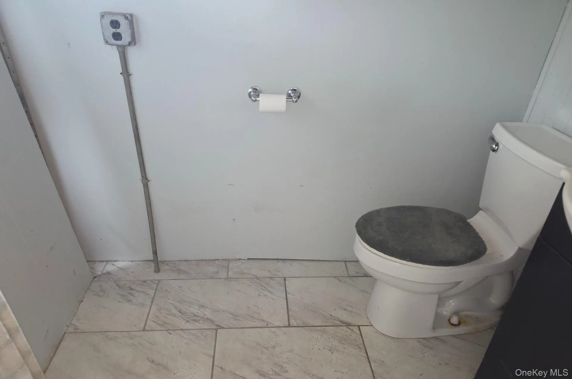 54 Oak Beach Road, Babylon, NY, 3 Bedrooms Bedrooms, 6 Rooms Rooms,1 BathroomBathrooms,Residential,For Rent,Oak Beach,0,1053217 54 Oak Beach Road, Babylon, NY, 3 Bedrooms Bedrooms, 6 Rooms Rooms,1 BathroomBathrooms,Residential,For Rent,Oak Beach,0,1053217