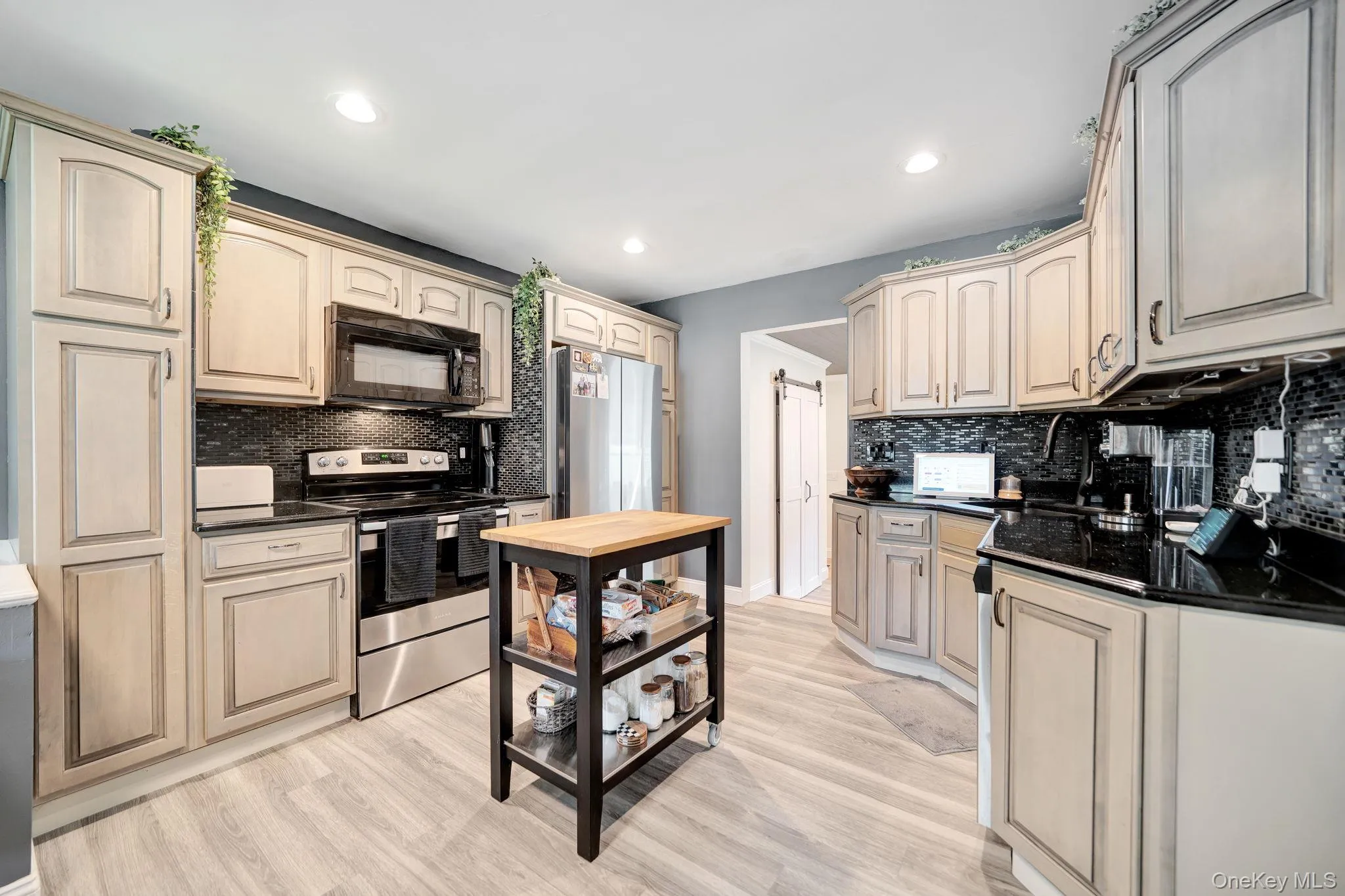 154 End Avenue, Brookhaven, NY, 2 Bedrooms Bedrooms, 4 Rooms Rooms,1 BathroomBathrooms,Residential,For Rent,End,0,1053238 154 End Avenue, Brookhaven, NY, 2 Bedrooms Bedrooms, 4 Rooms Rooms,1 BathroomBathrooms,Residential,For Rent,End,0,1053238