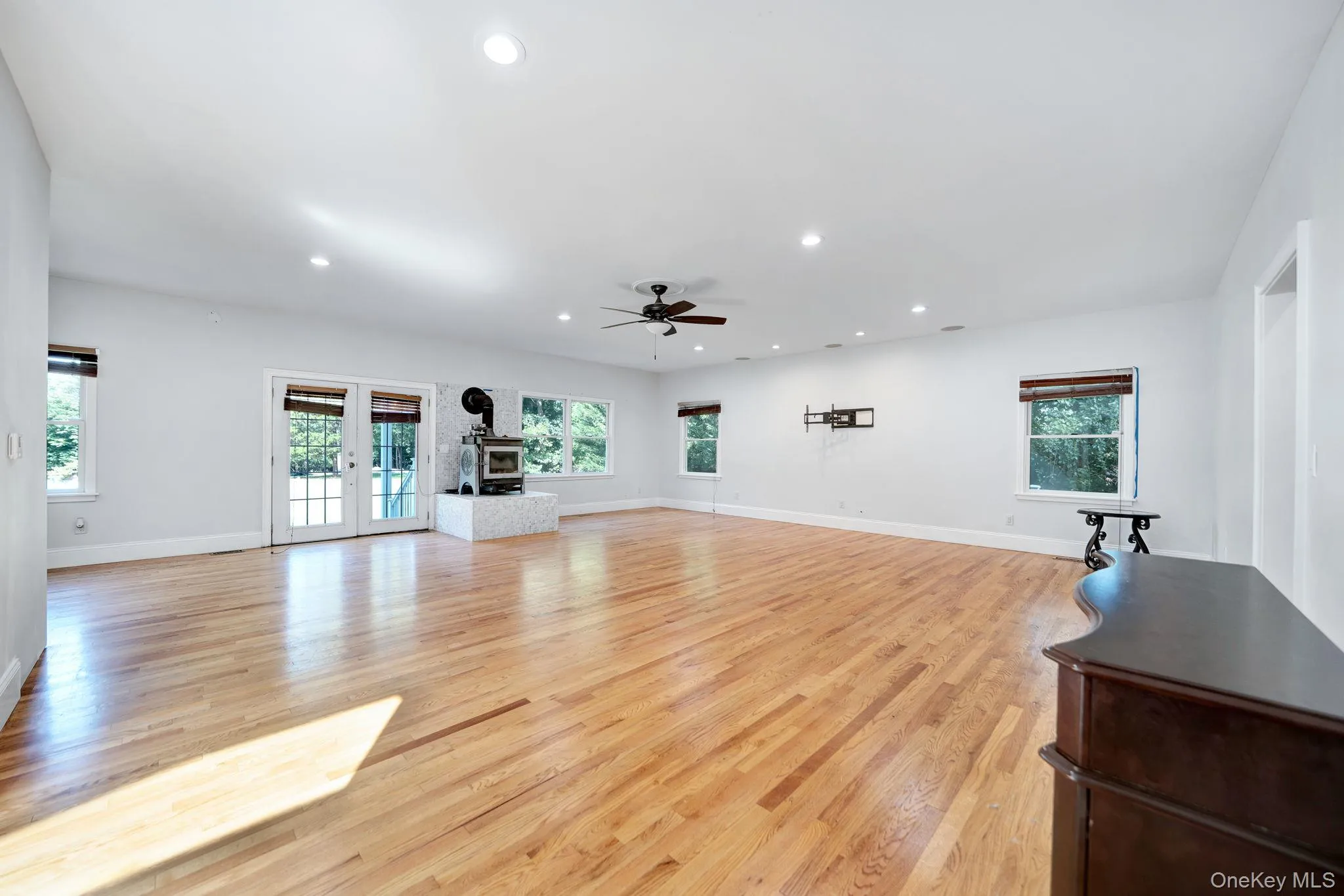 75 Whiskey Road, Brookhaven, NY, 4 Bedrooms Bedrooms, 8 Rooms Rooms,4 BathroomsBathrooms,Residential,For Rent,Whiskey,0,1053239 75 Whiskey Road, Brookhaven, NY, 4 Bedrooms Bedrooms, 8 Rooms Rooms,4 BathroomsBathrooms,Residential,For Rent,Whiskey,0,1053239